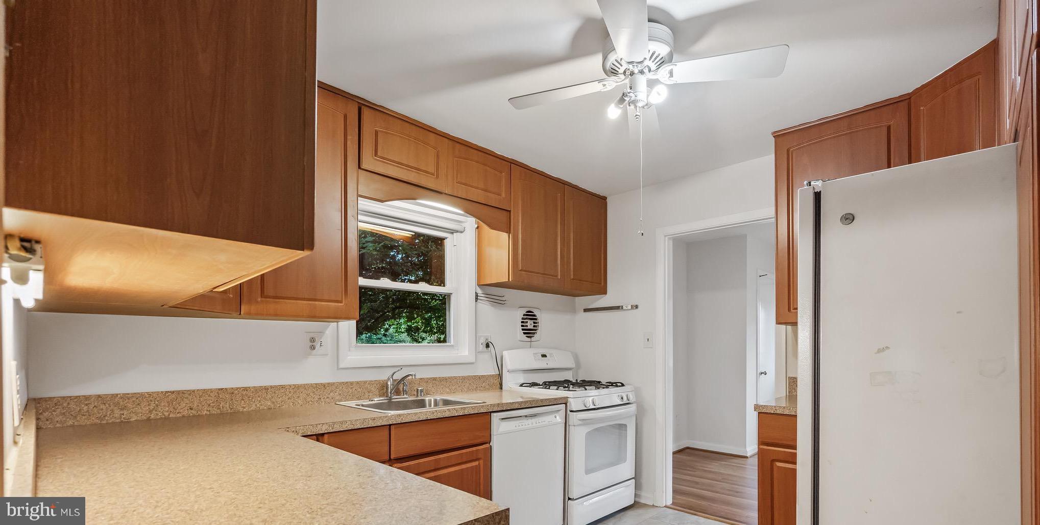 LEE CREST - Residential