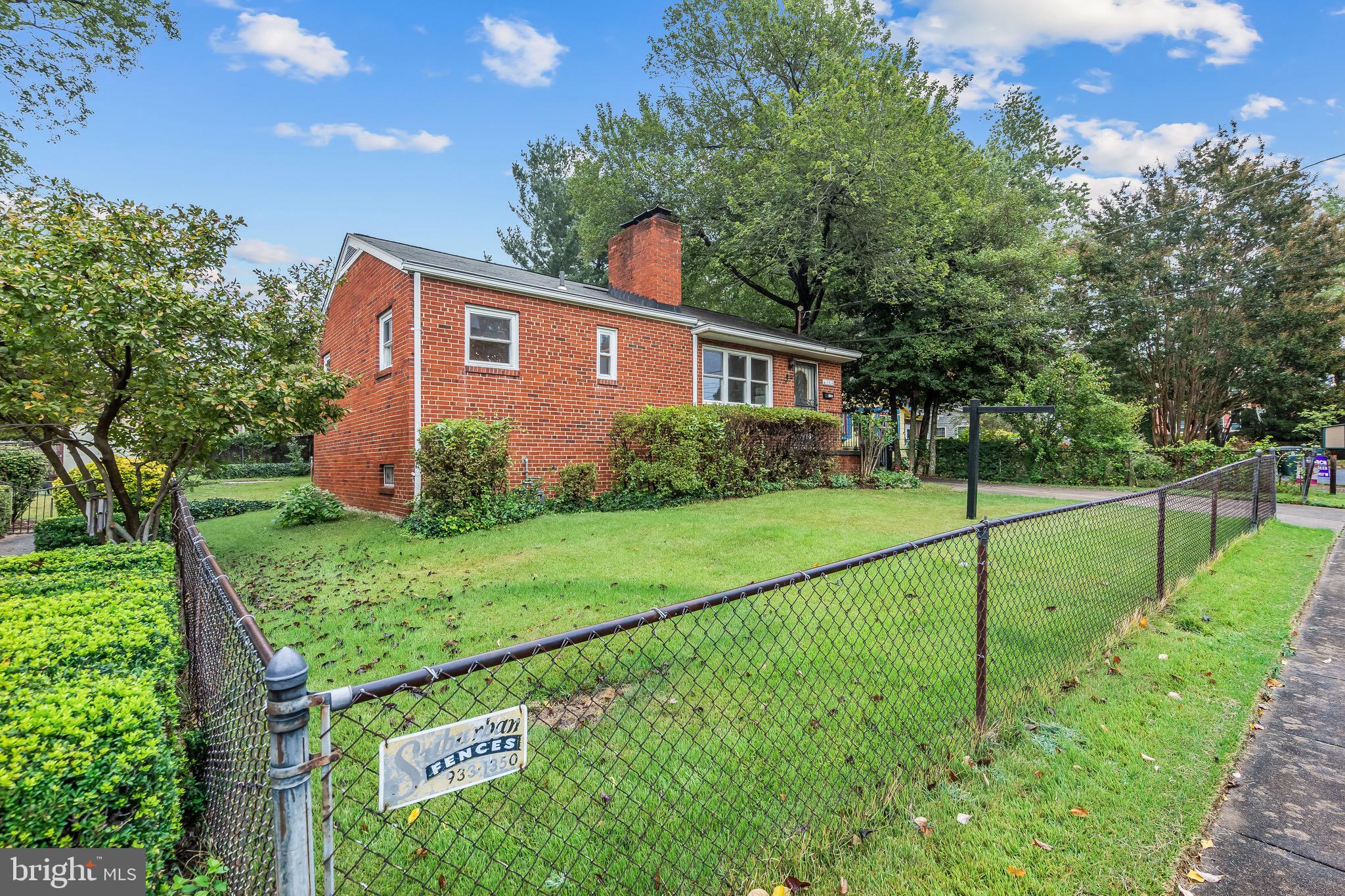 LEE CREST - Residential