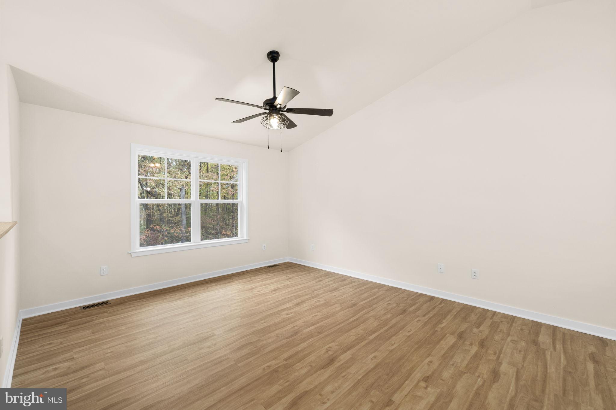 LAKE CAROLINE - Residential