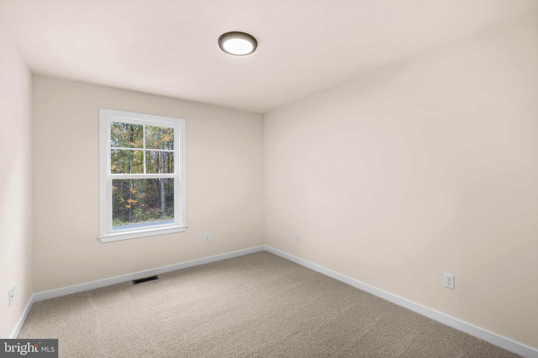 LAKE CAROLINE - Residential