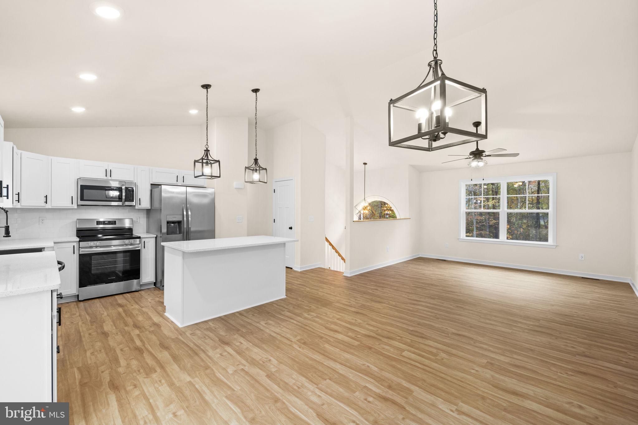 LAKE CAROLINE - Residential