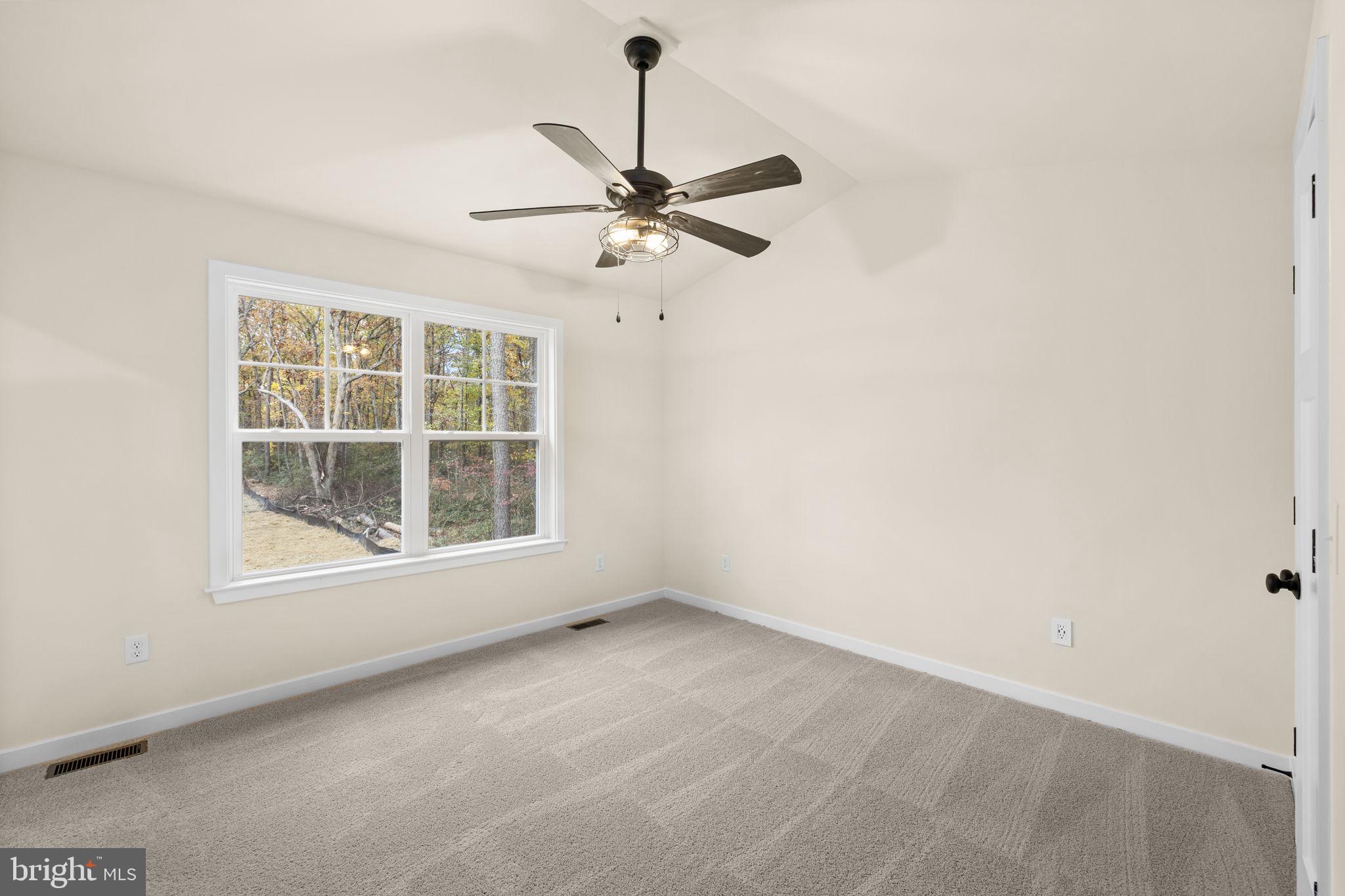 LAKE CAROLINE - Residential