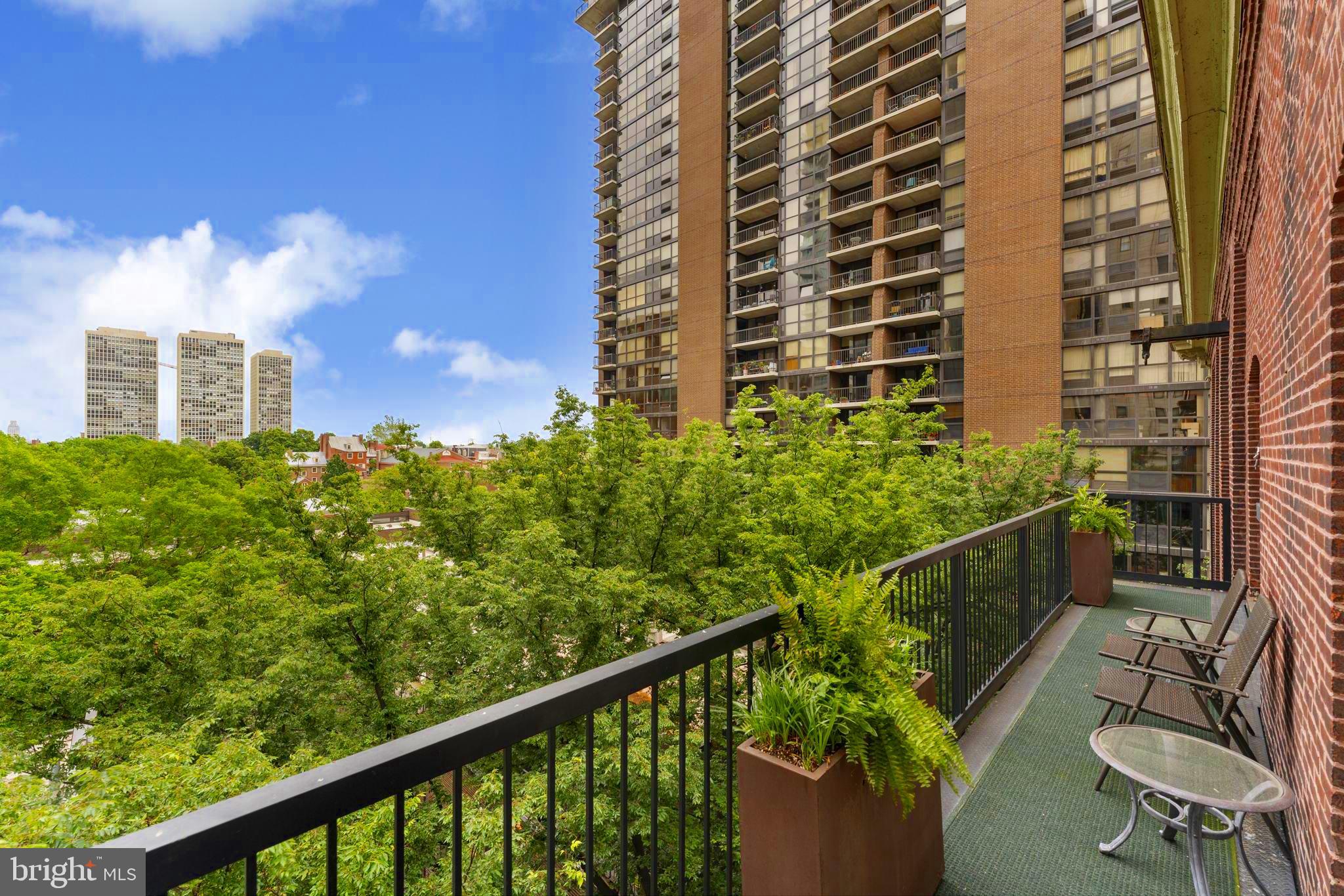 SOCIETY HILL - Residential