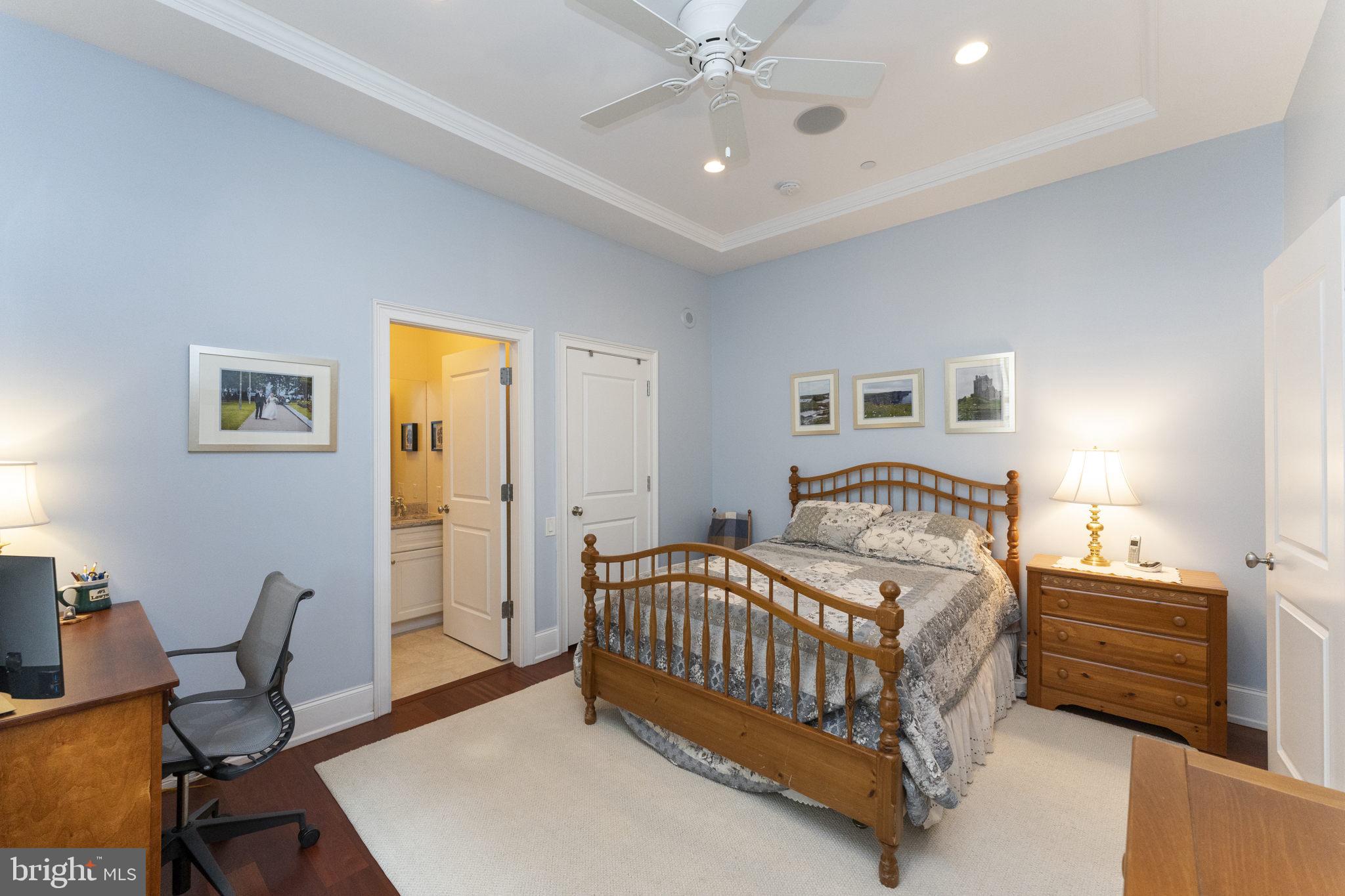 SOCIETY HILL - Residential