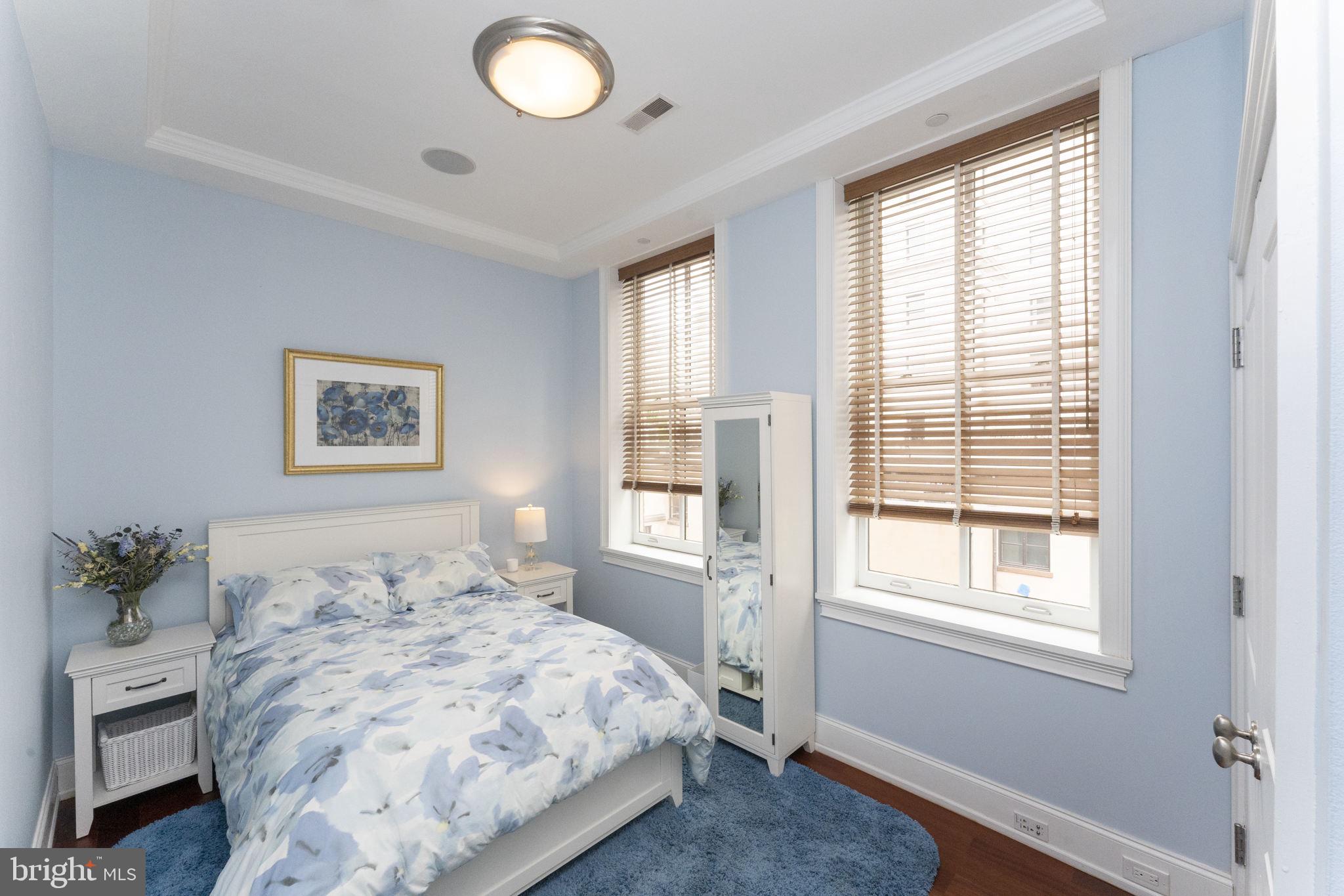 SOCIETY HILL - Residential