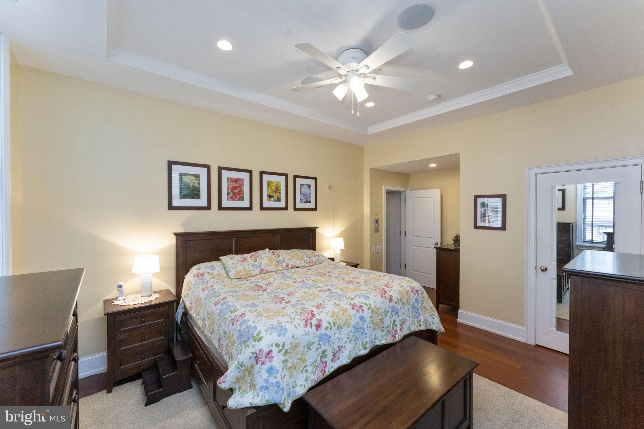 SOCIETY HILL - Residential