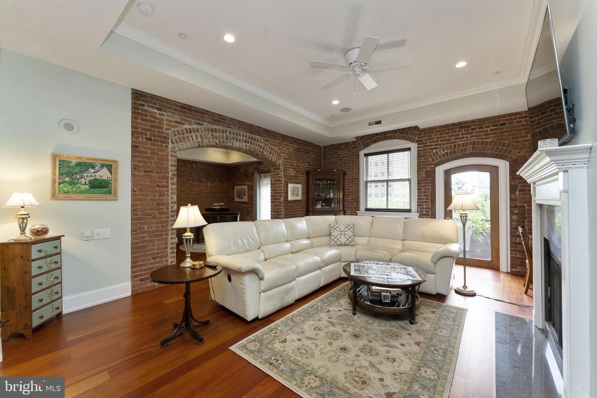 SOCIETY HILL - Residential