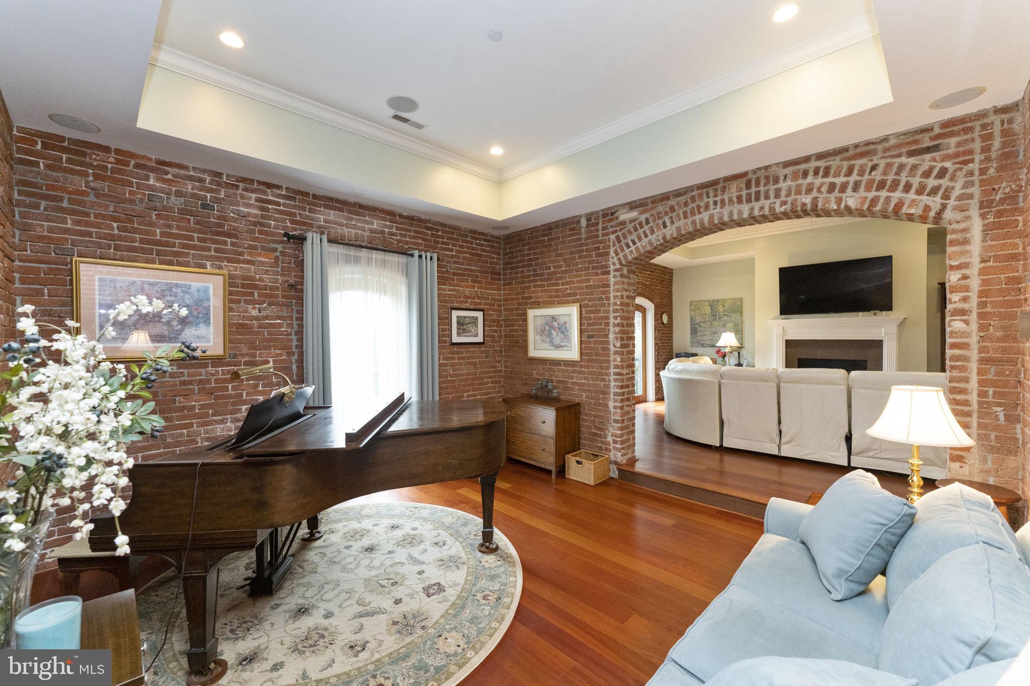 SOCIETY HILL - Residential