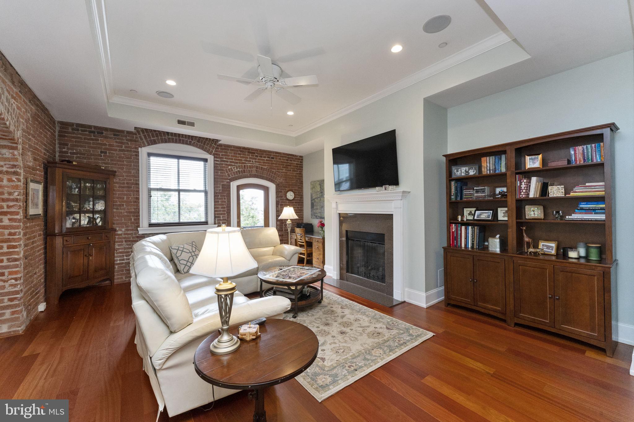 SOCIETY HILL - Residential