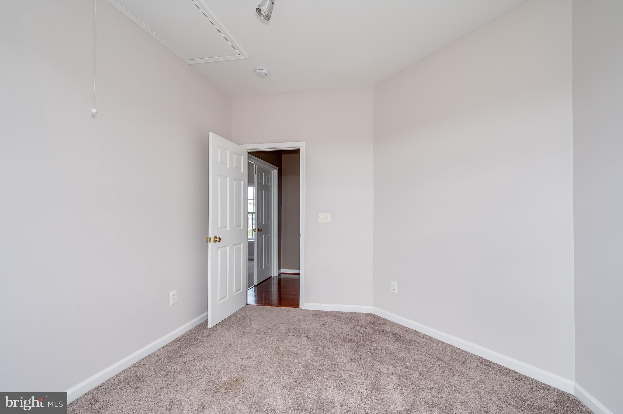 DEERFIELD VILLAGE - Residential Lease