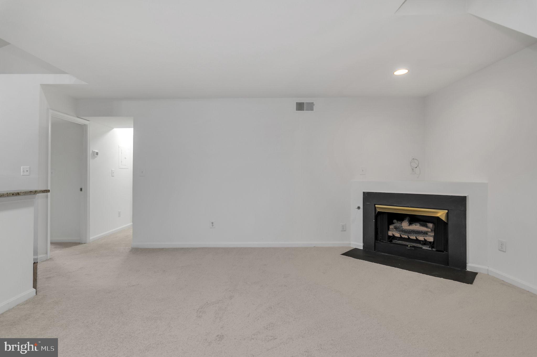 SARATOGA SPRINGS - Residential