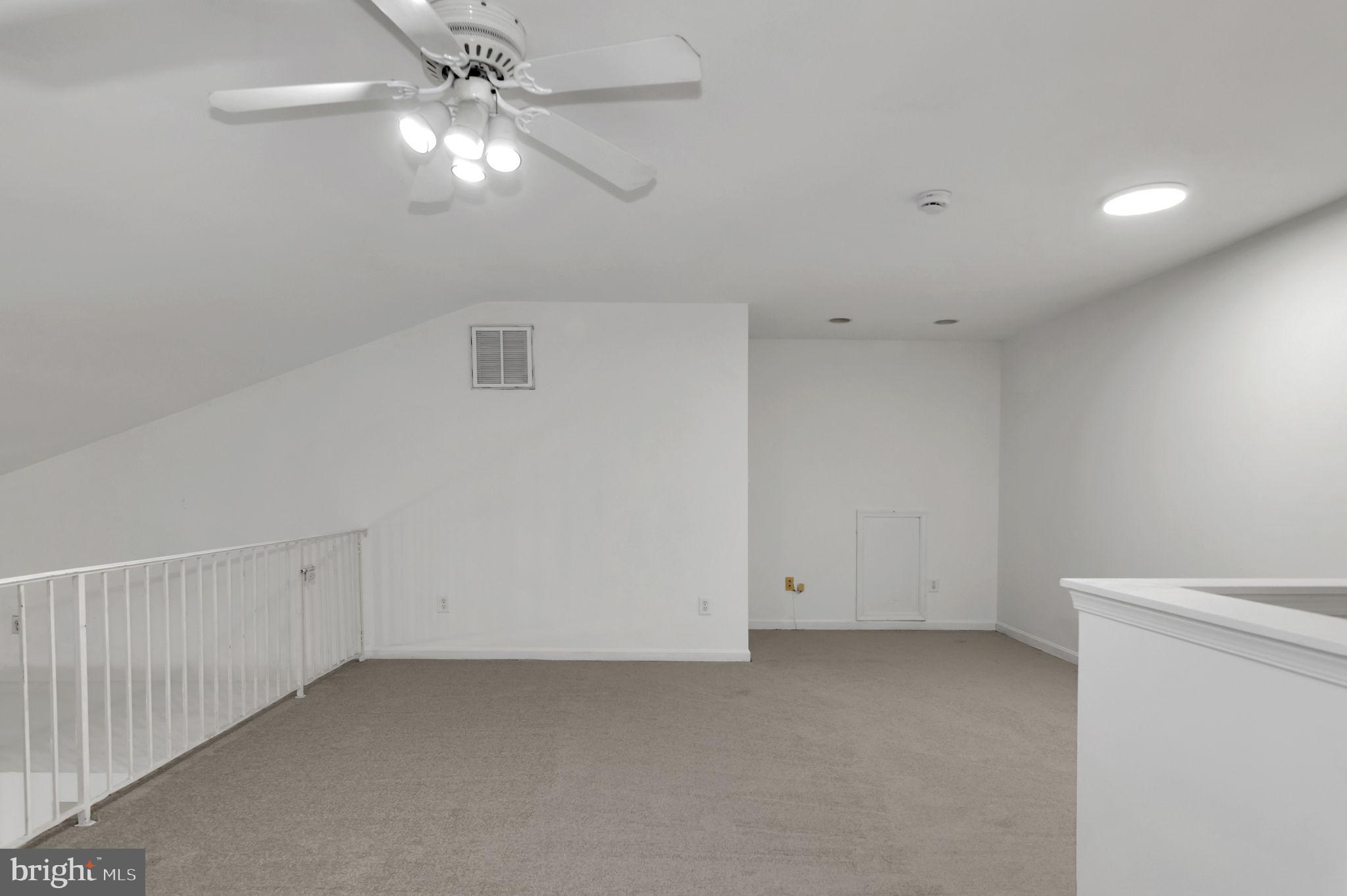 SARATOGA SPRINGS - Residential