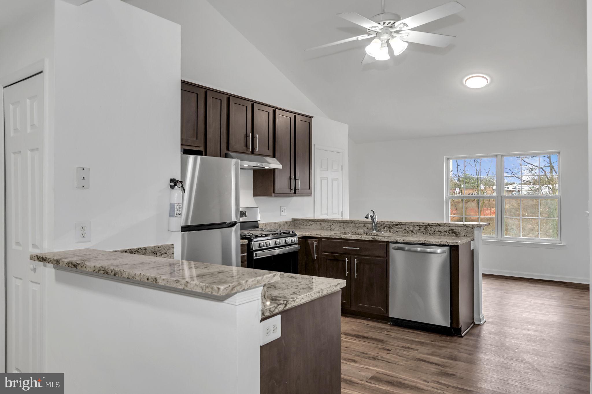 SARATOGA SPRINGS - Residential