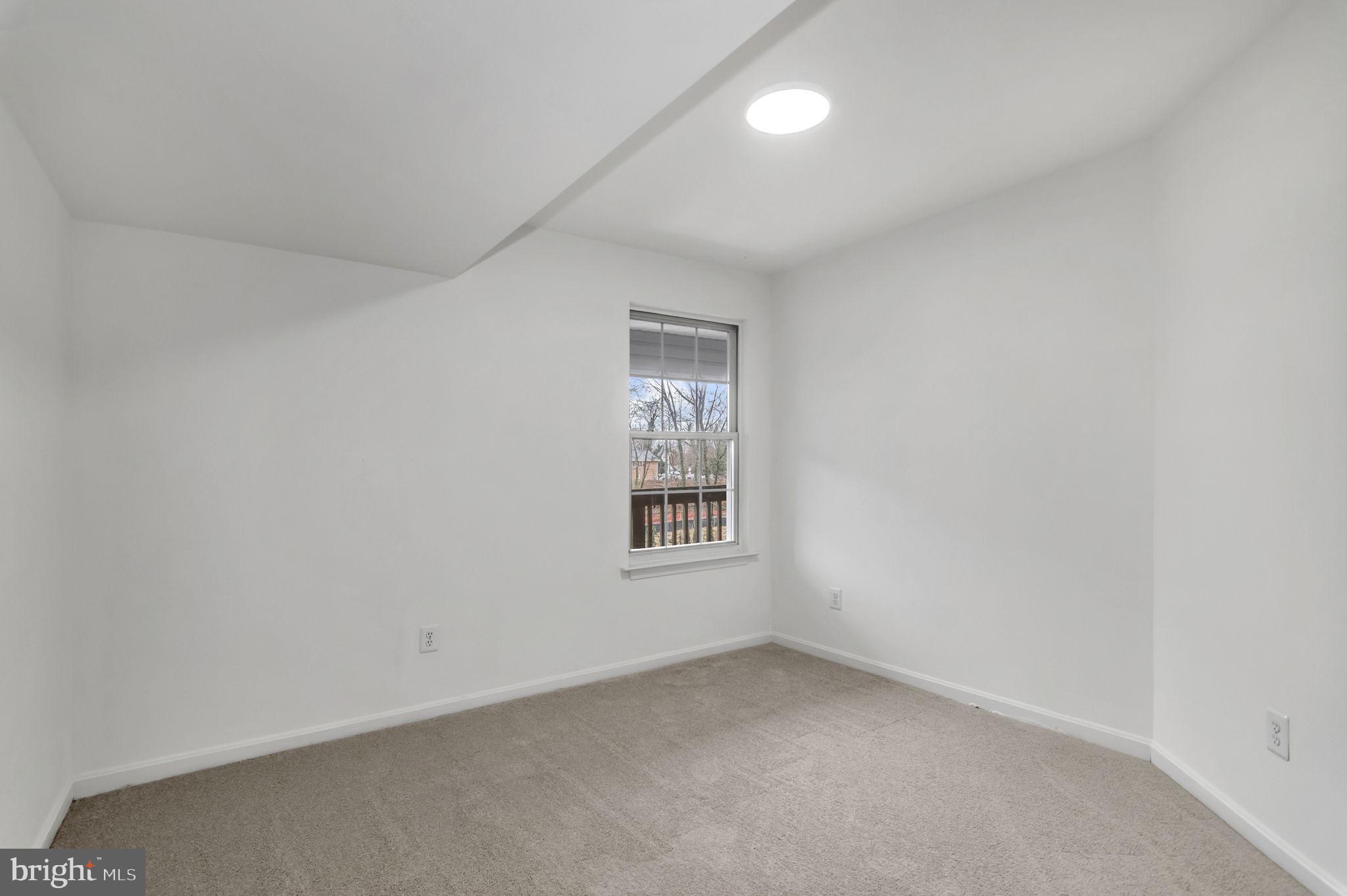 SARATOGA SPRINGS - Residential