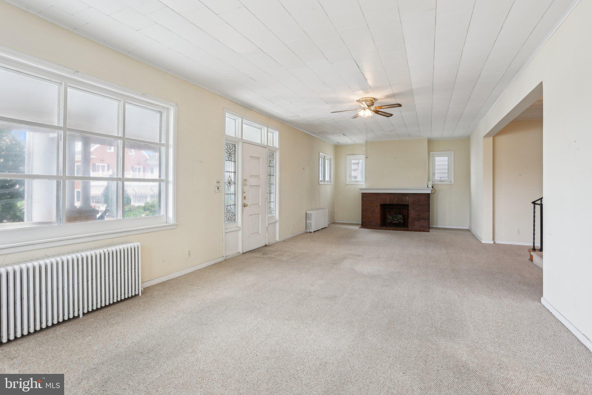 102 S DERBY AVENUE