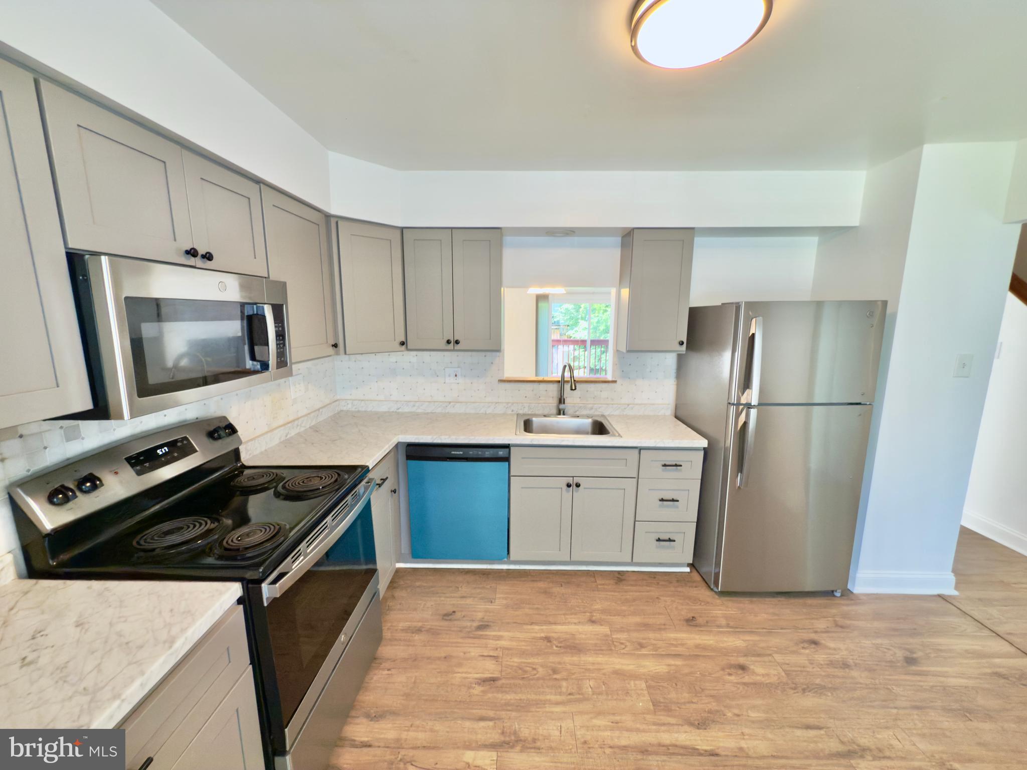 11732 STONEGATE LANE