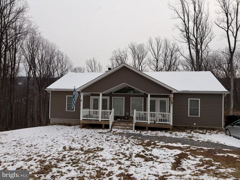 1104 HIGH TOP ROAD LINDEN VA 22642