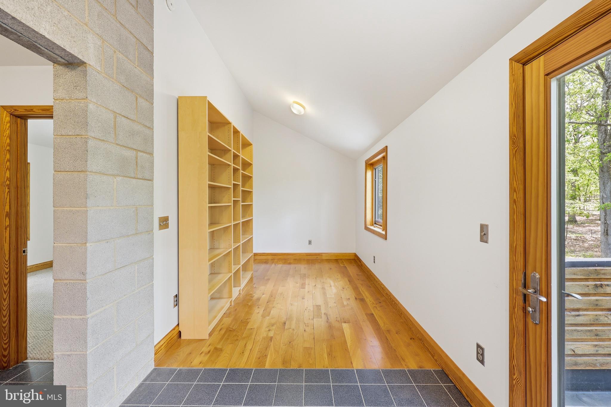 BROOMGRASS - Residential