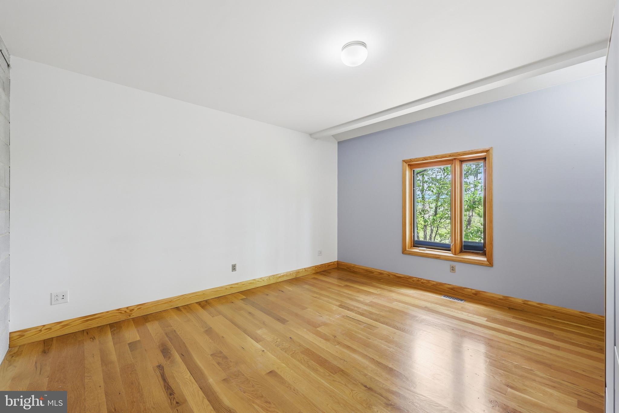 BROOMGRASS - Residential
