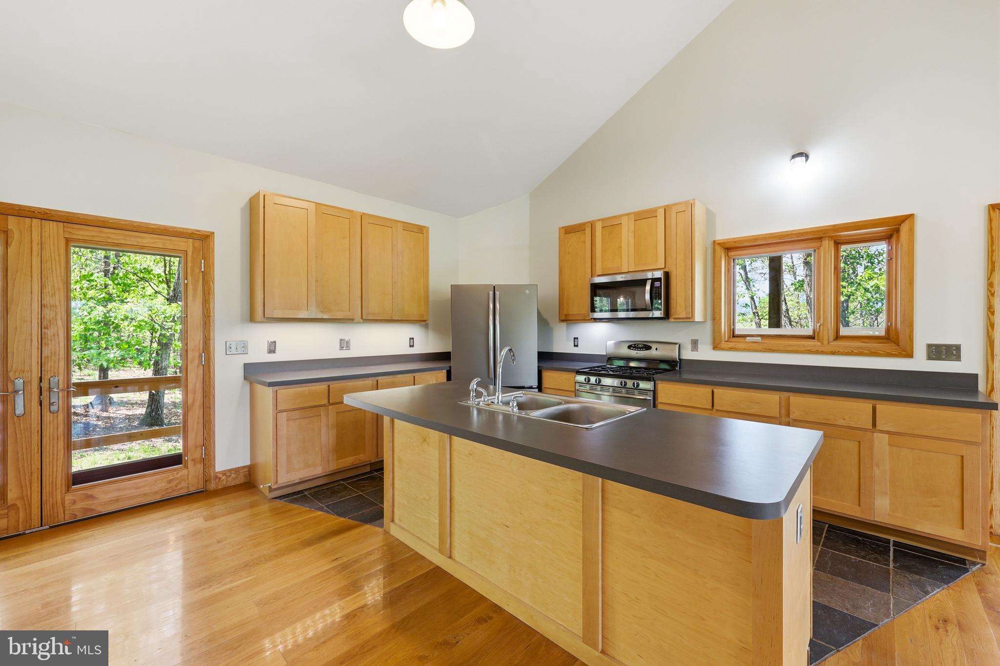 BROOMGRASS - Residential