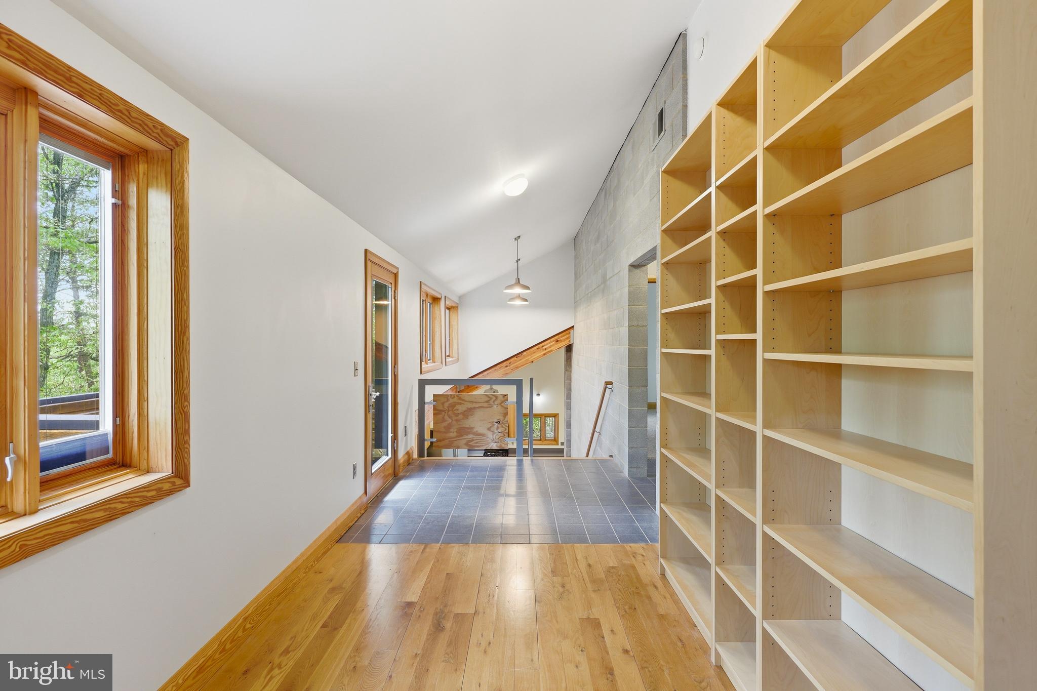 BROOMGRASS - Residential