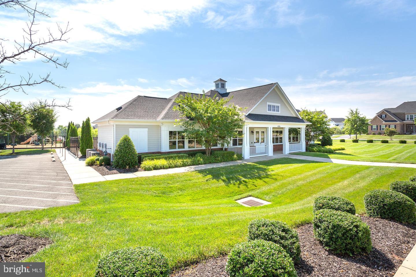 DAWSON'S CORNER - Residential