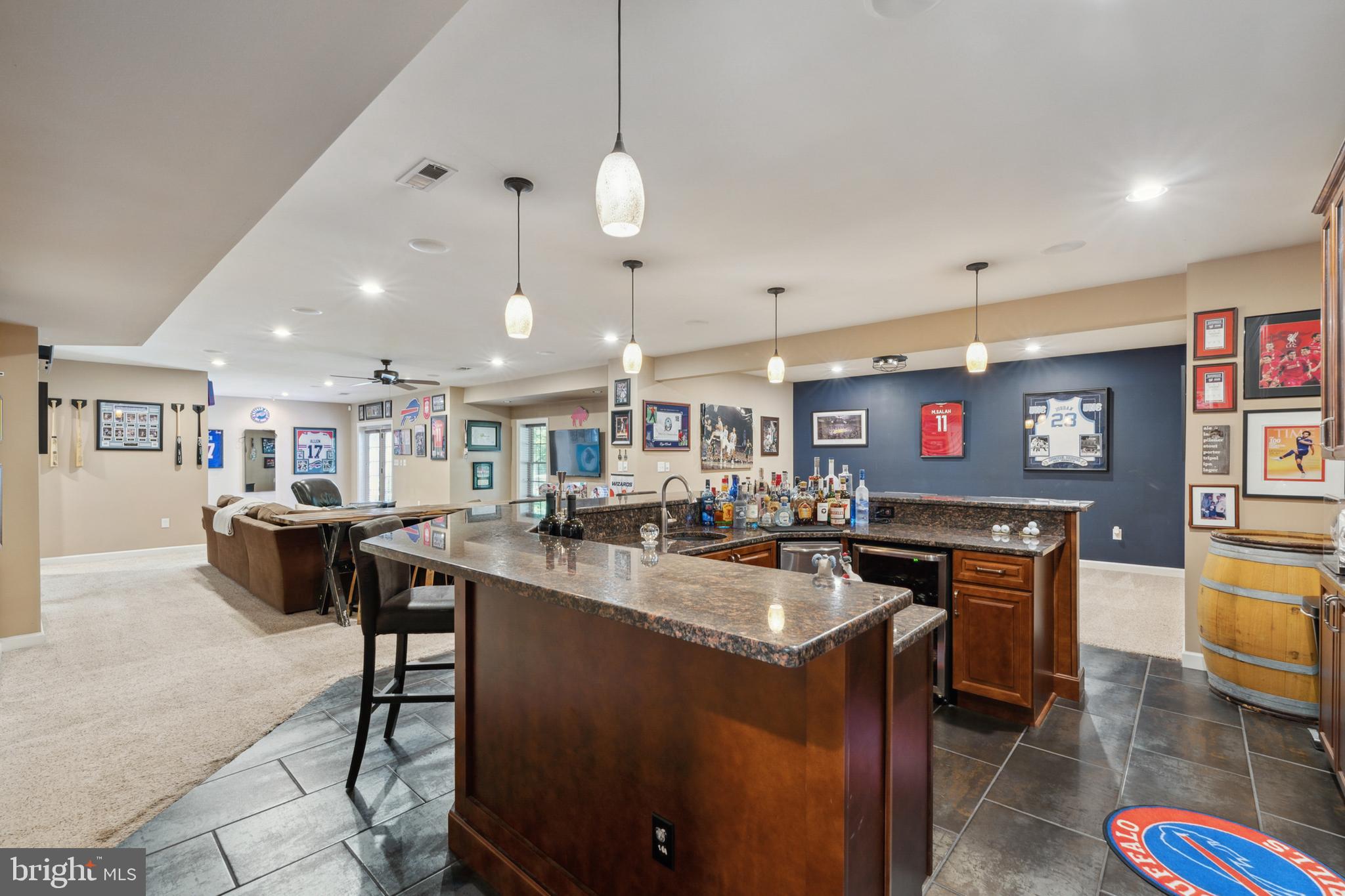 DAWSON'S CORNER - Residential