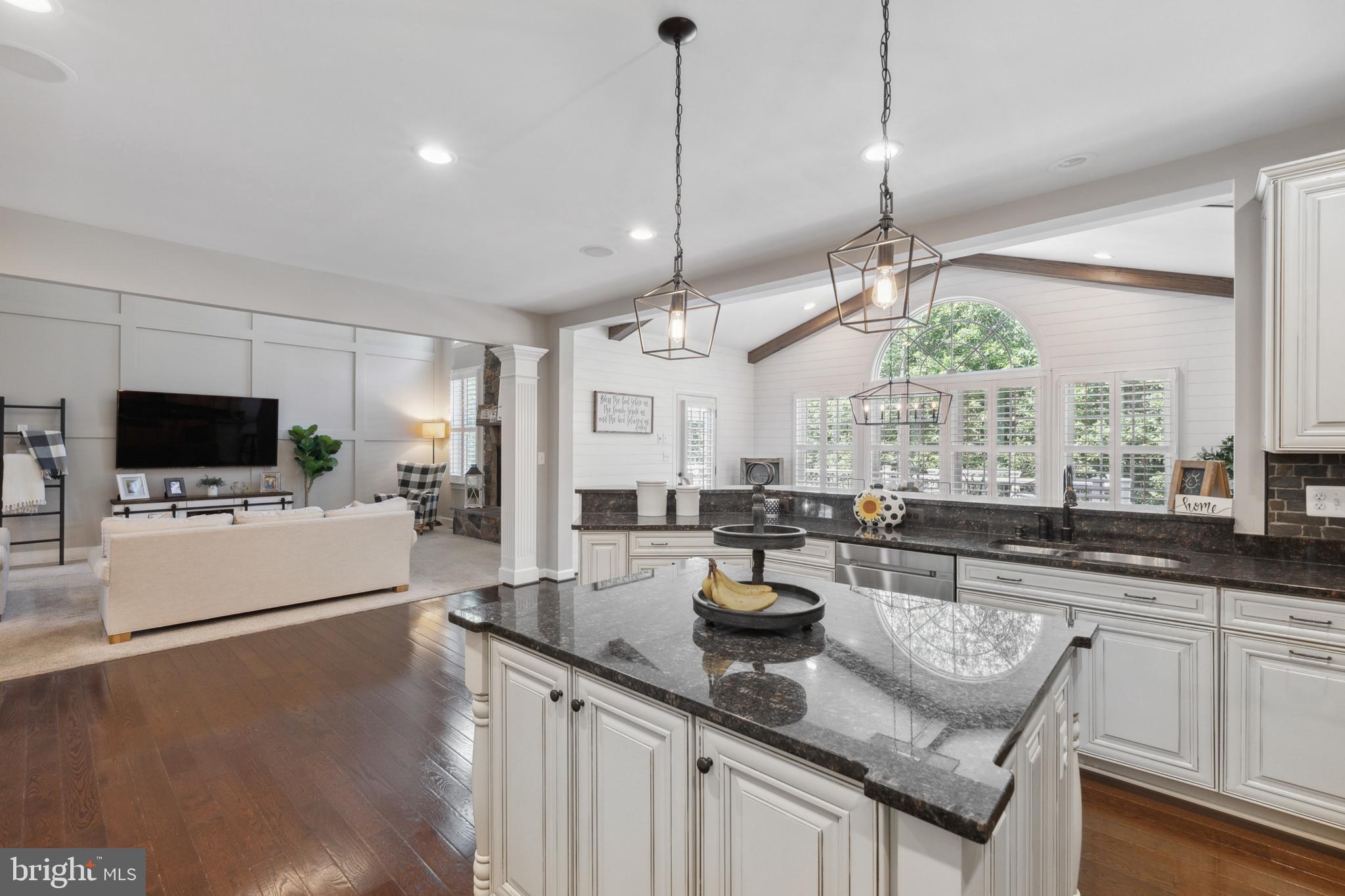 DAWSON'S CORNER - Residential