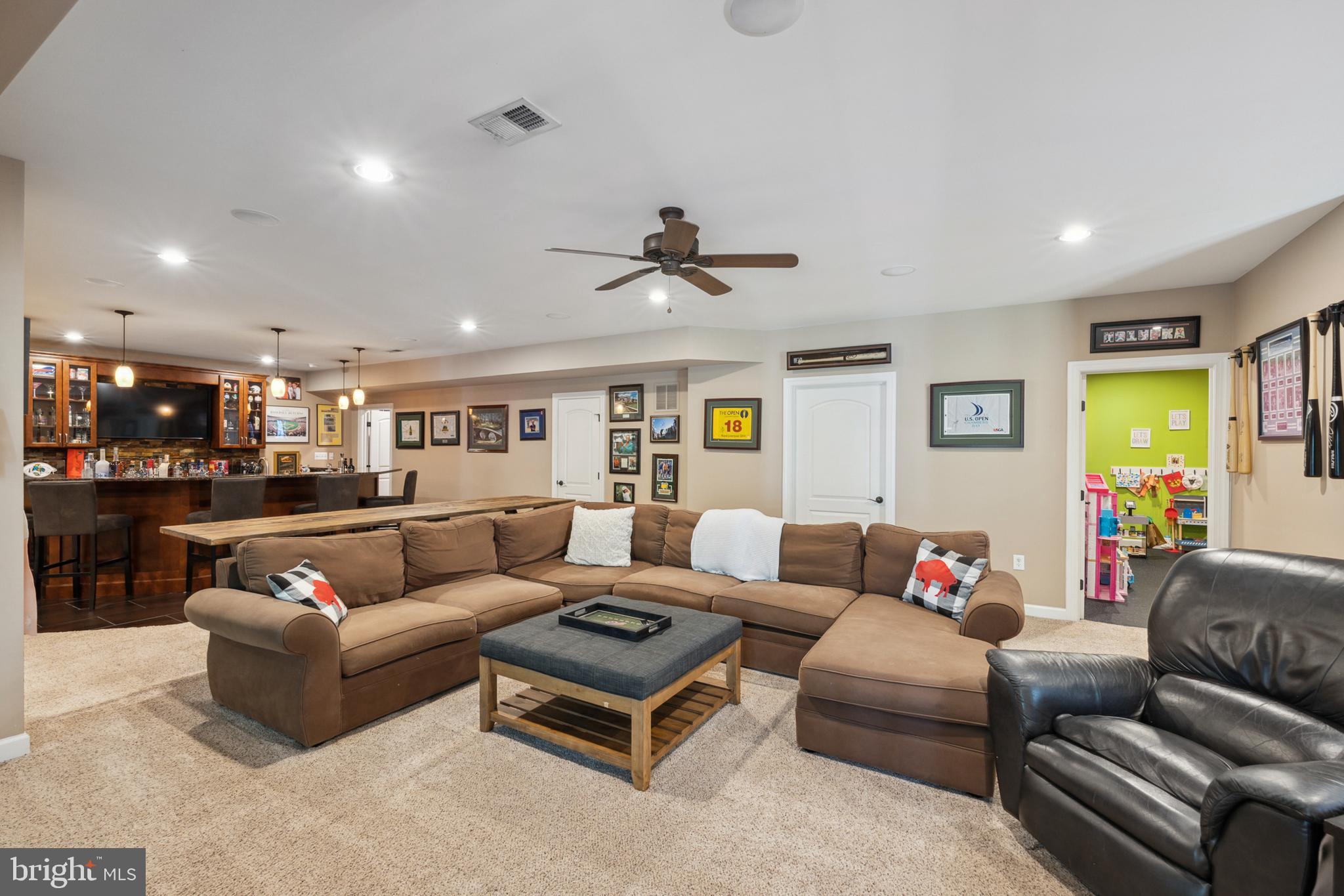 DAWSON'S CORNER - Residential