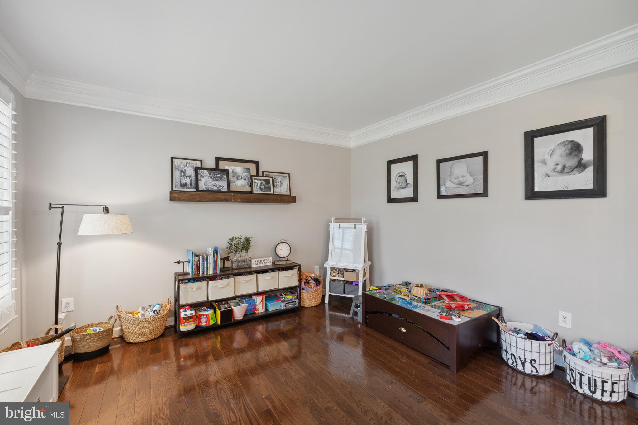 DAWSON'S CORNER - Residential