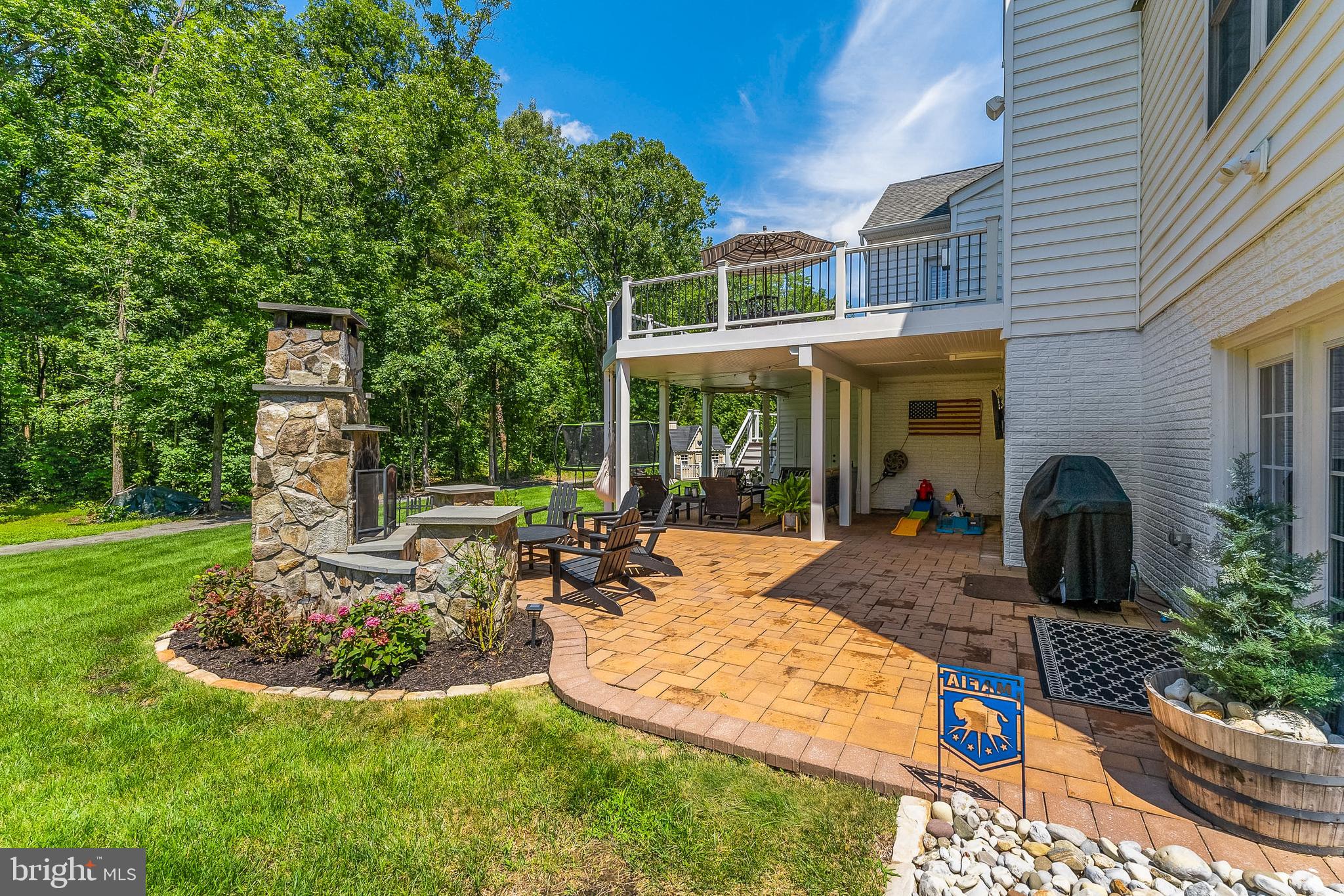 DAWSON'S CORNER - Residential