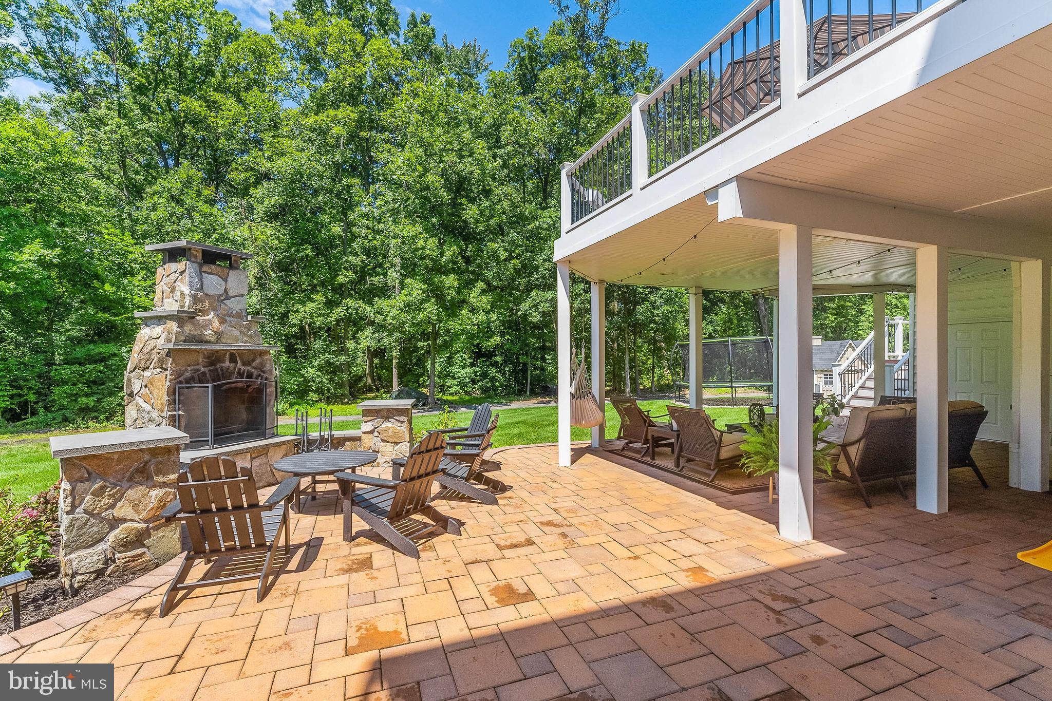 DAWSON'S CORNER - Residential