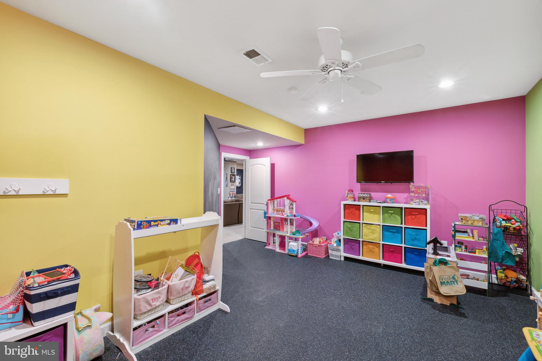 DAWSON'S CORNER - Residential