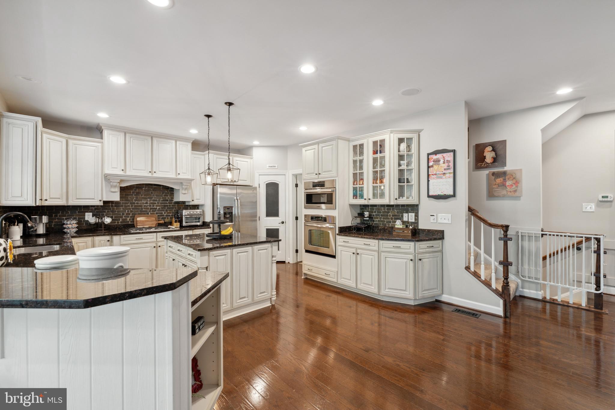 DAWSON'S CORNER - Residential