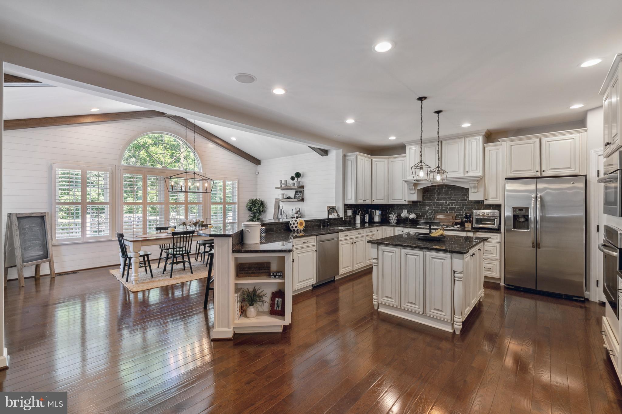 DAWSON'S CORNER - Residential