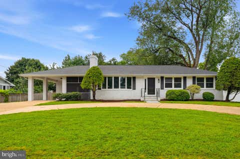 Photo of 109 Sunset Drive, ANNAPOLIS, MD 21403 (MLS # MDAA2153934)
