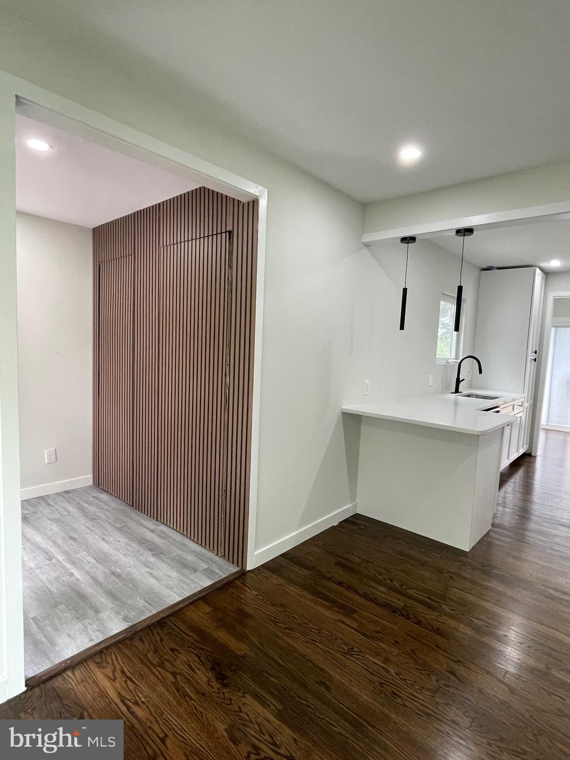 1229 SIMMONS DRIVE