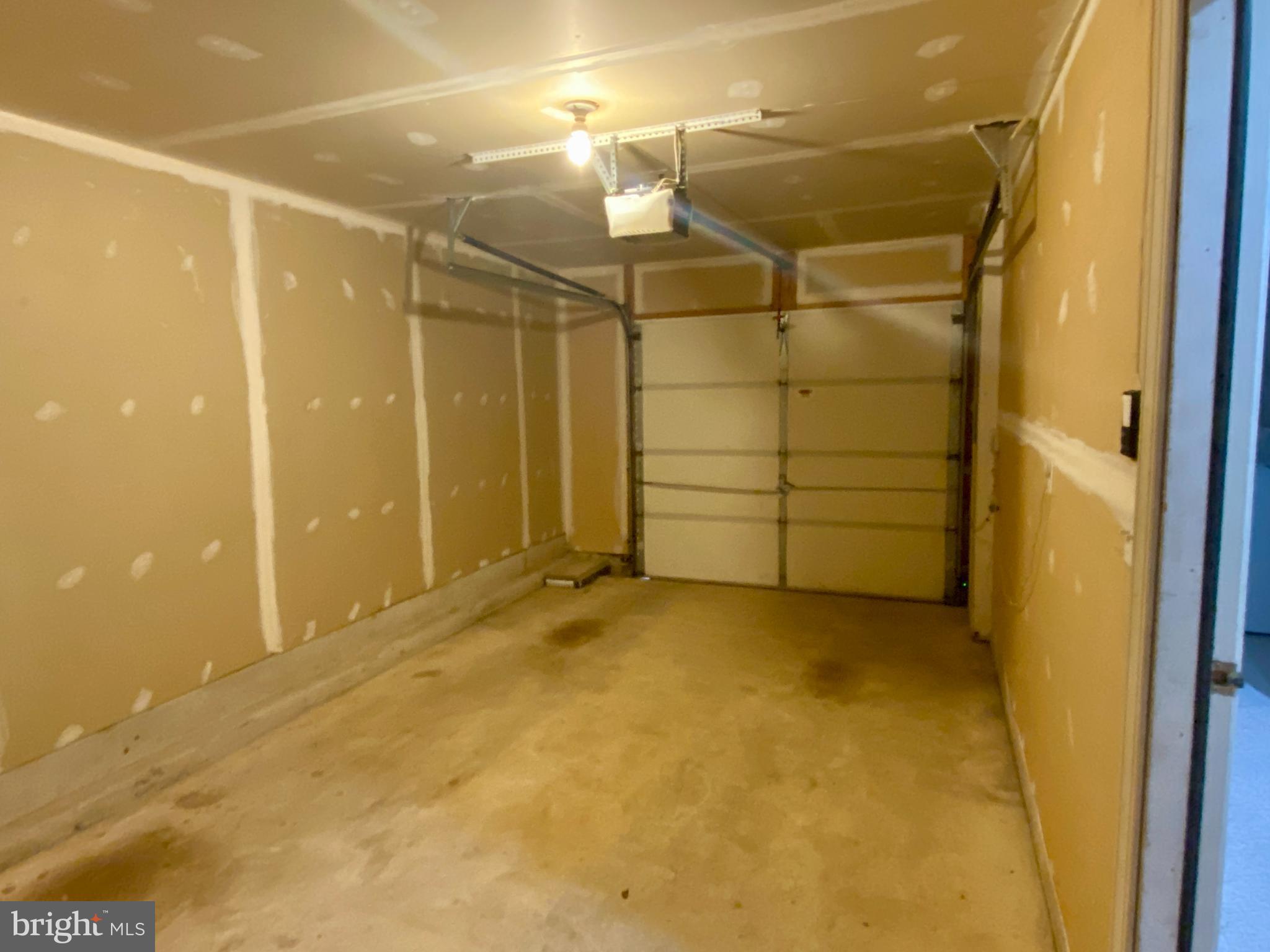 WAVERLY WOODS - Residential Lease