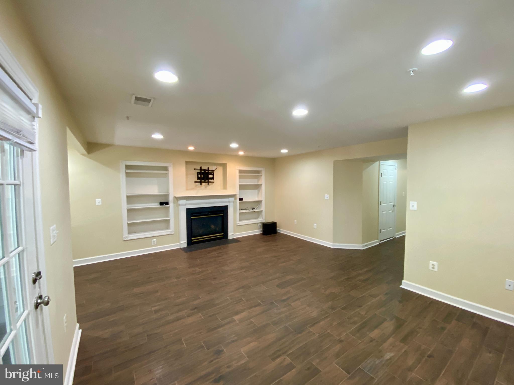 WAVERLY WOODS - Residential Lease