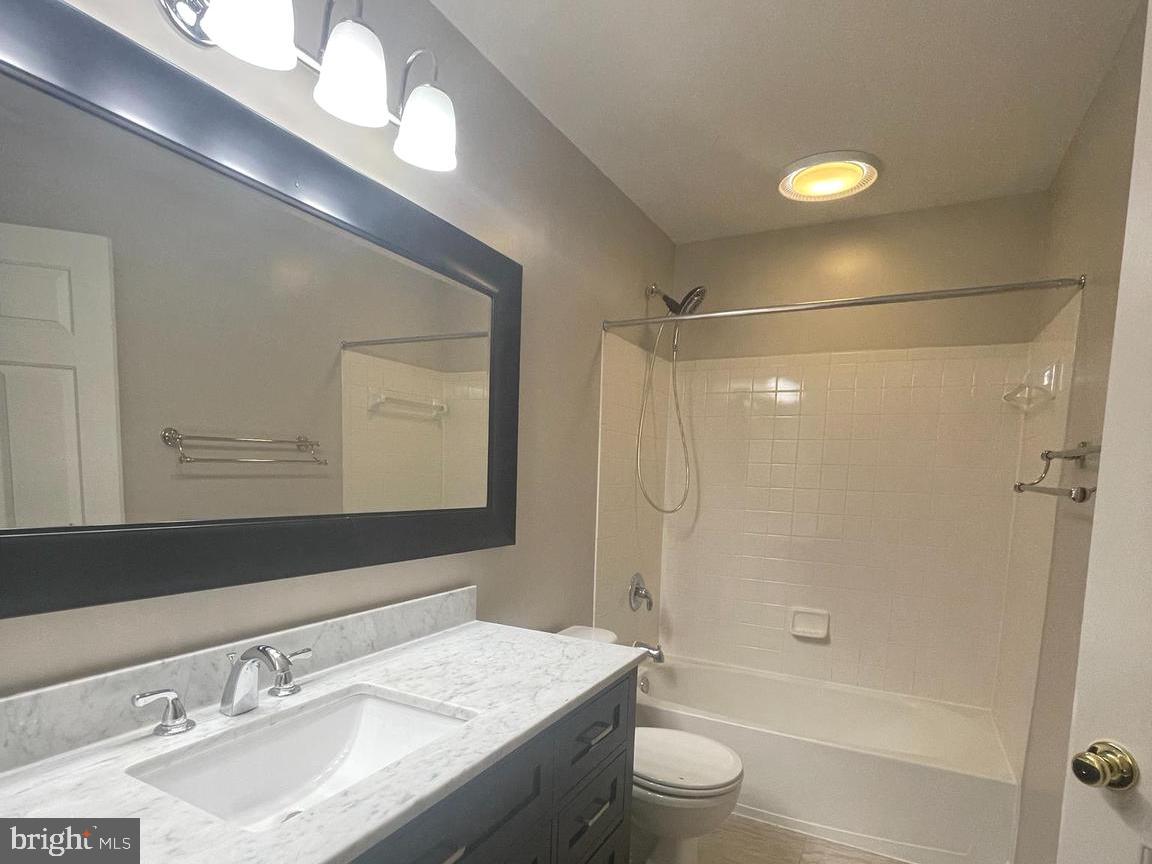 WAVERLY WOODS - Residential Lease