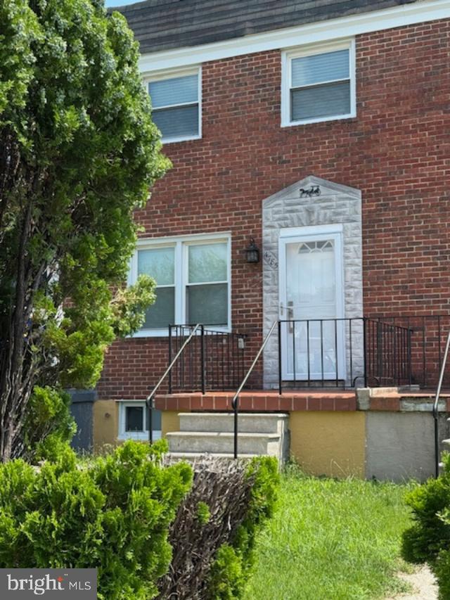 This home has been updated and freshly painted
The first floor bedroom could be your own private office
The Terrace kitchen makes it easy to bring groceries and those heavy water
cases in. from your parking pad