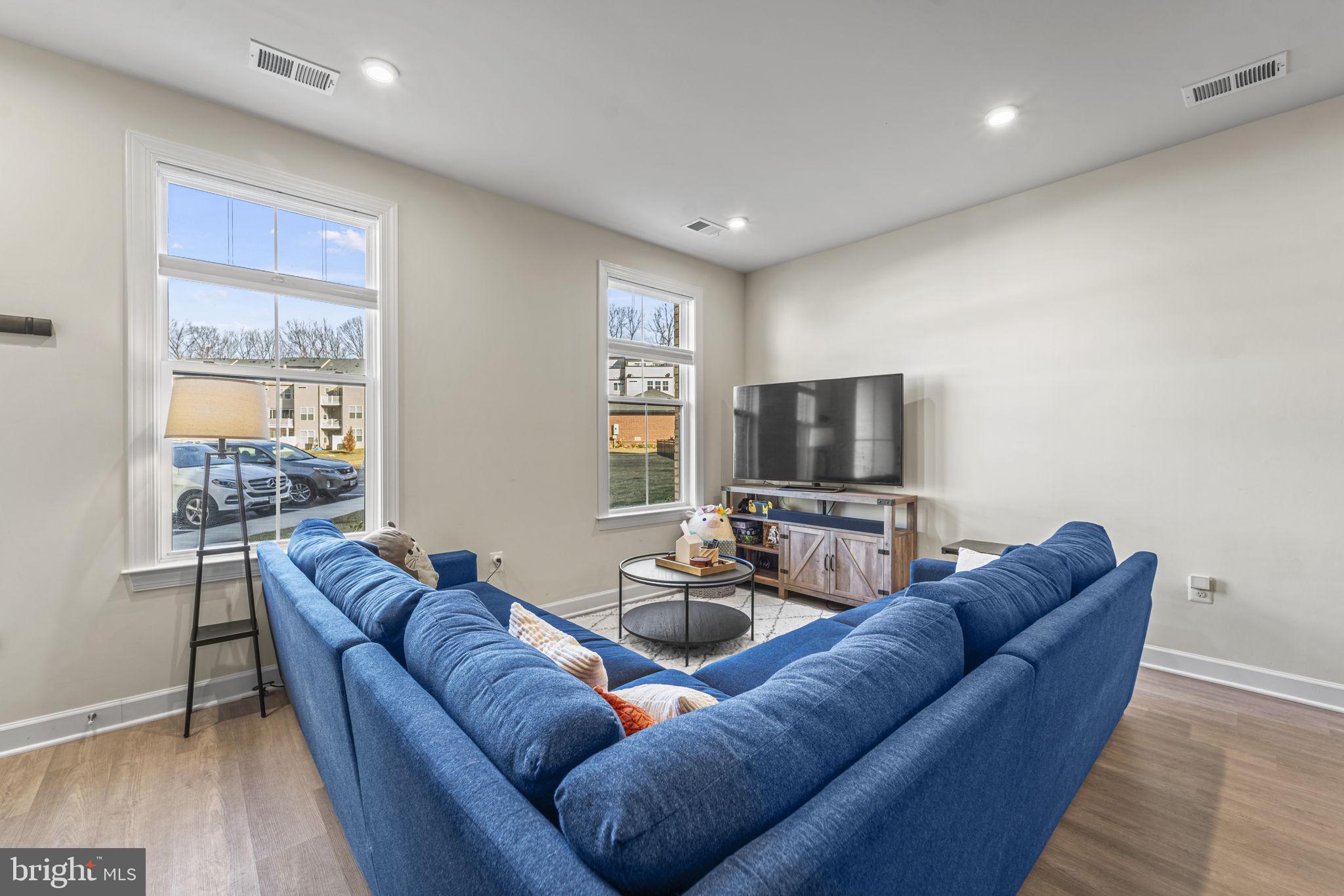 12384 AZURE LANE