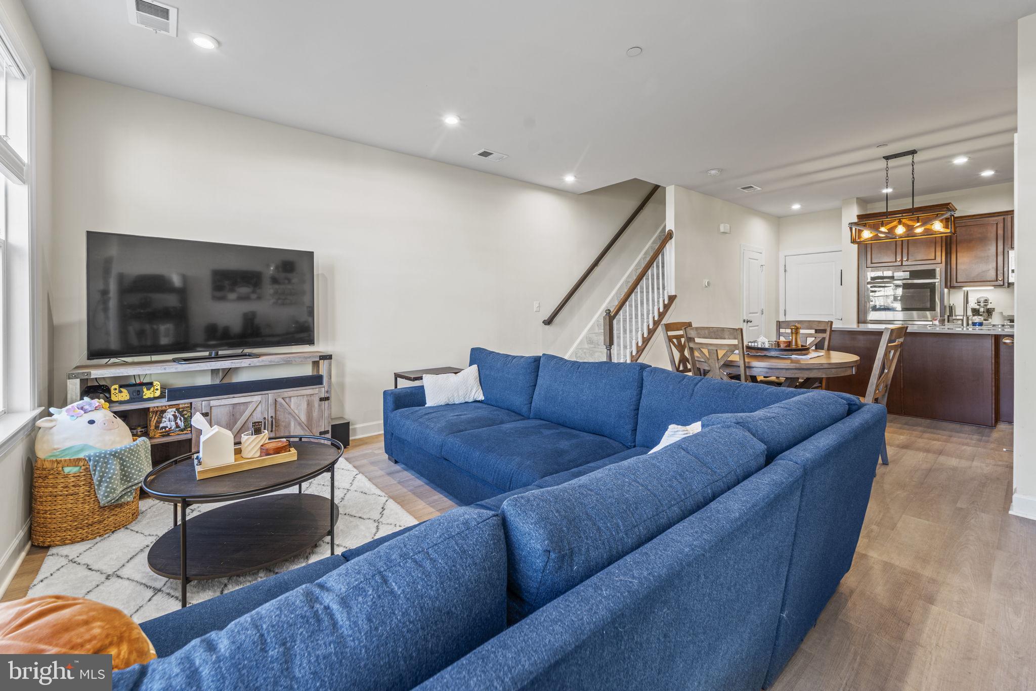 12384 AZURE LANE