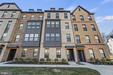 12384 Azure Lane, Fairfax, VA MLS: VAFX2310000