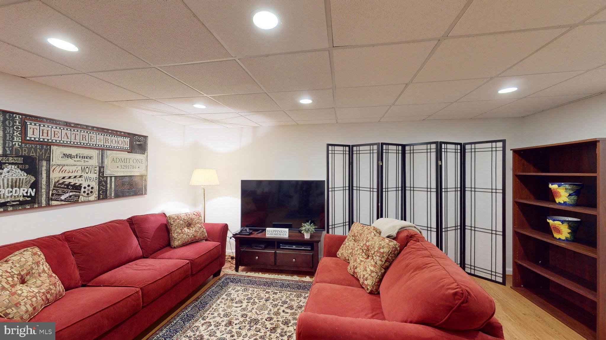 HICKORY FARMS - Residential