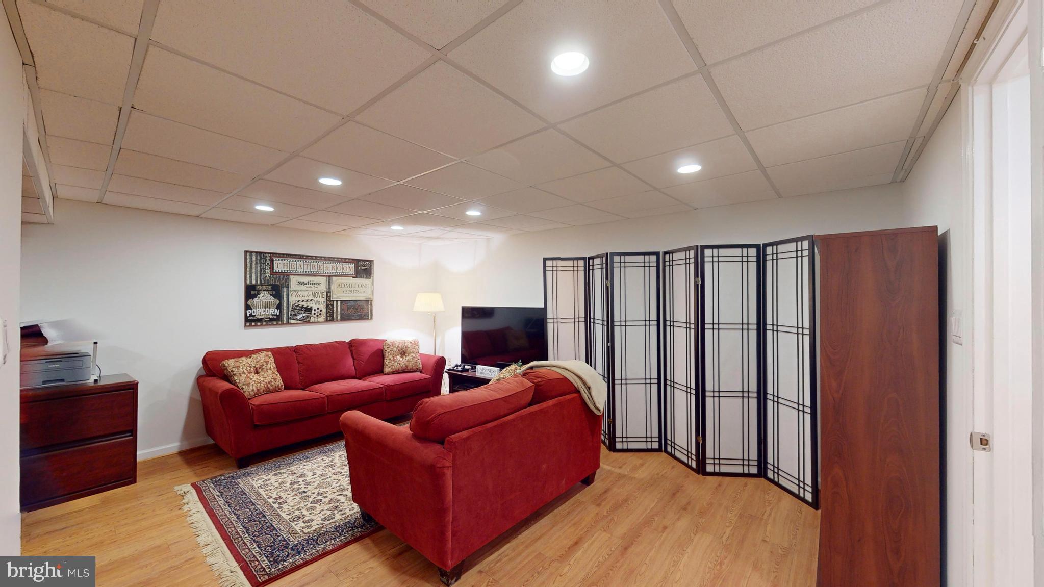 HICKORY FARMS - Residential