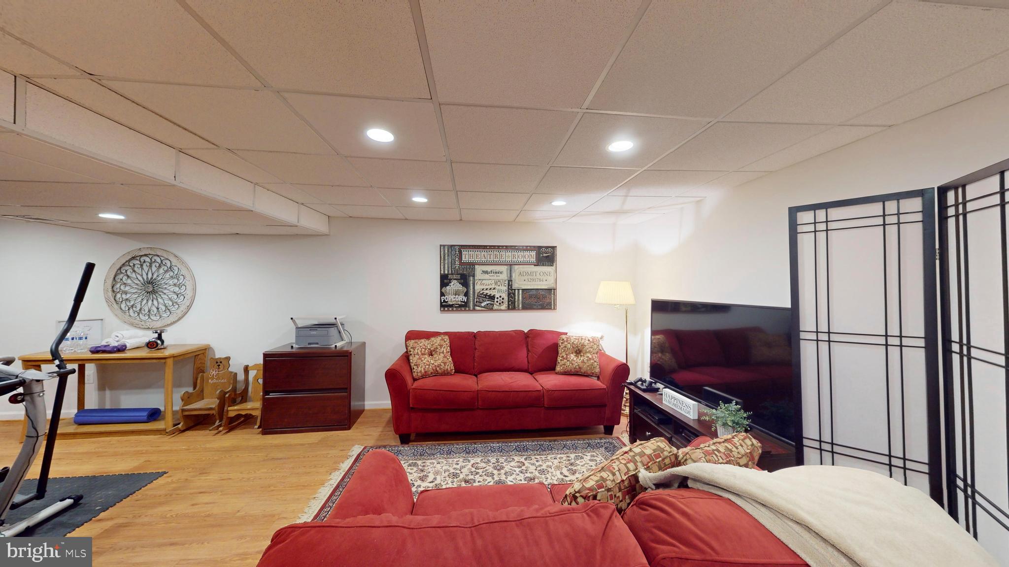 HICKORY FARMS - Residential