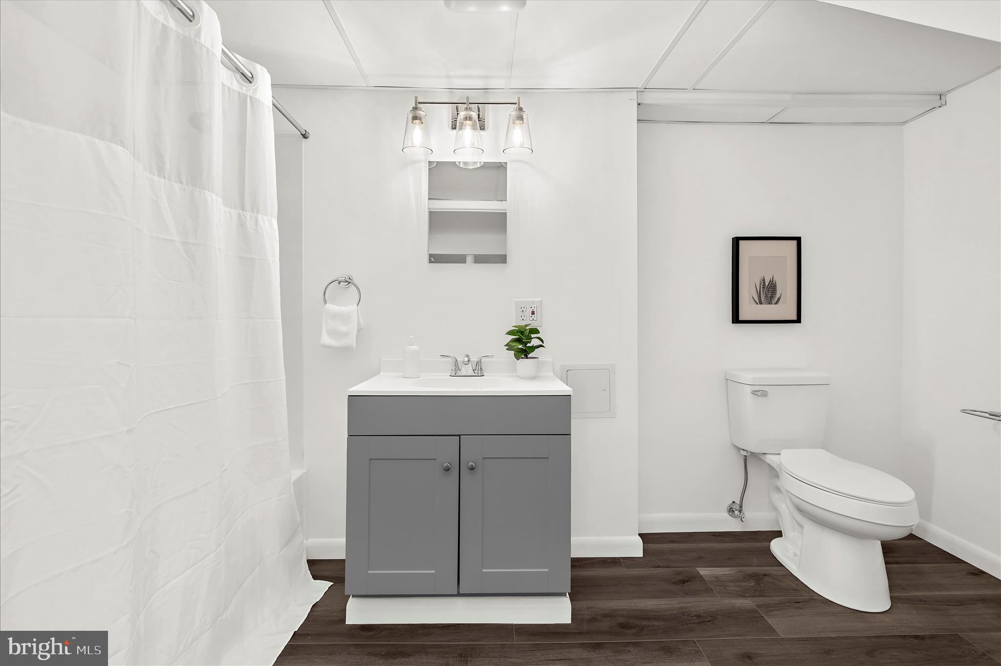 ROLAND TERRACE - Residential