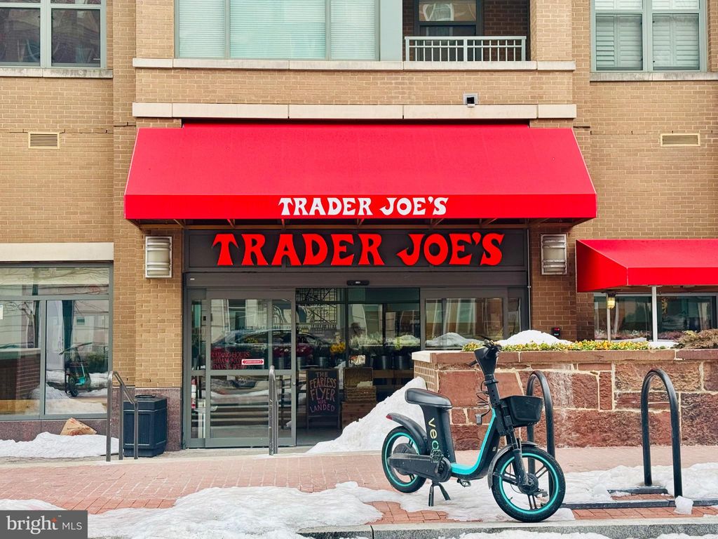 Photo of 2425 L Street NW #509, WASHINGTON, DC 20037 (MLS # DCDC2245334)