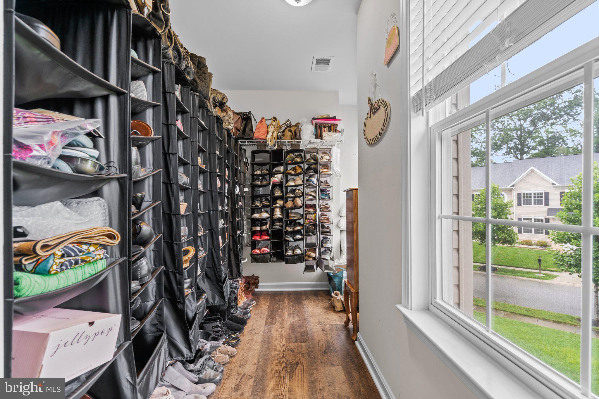 KINGSVIEW - Residential